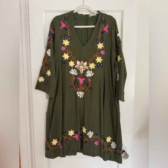 Roller Rabbit Dresses & Skirts - Roller Rabbit Embroidered Dress